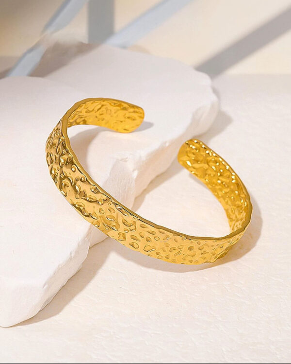 1033 Gold Plated Bangle