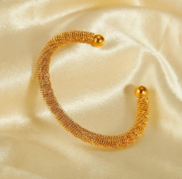 1032 Gold Plated Bangle