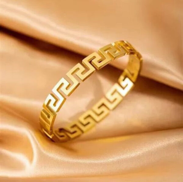 1046 Gold Plated Bangle