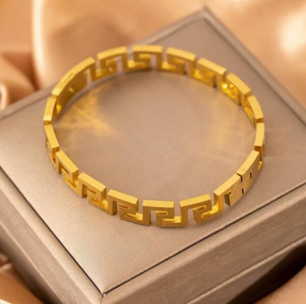 1046 Gold Plated Bangle - Image 2