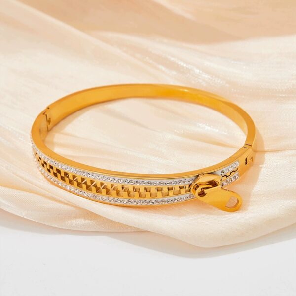 1082 Gold Plated Bangle