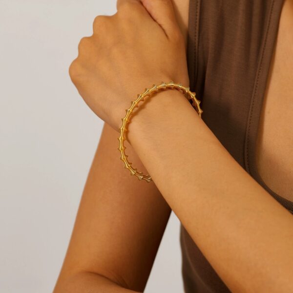 1091 Gold Plated Bangle - Image 2