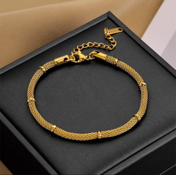 1095 Gold Plated Necklace & Bracelet - Image 3