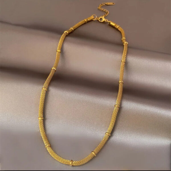 1095 Gold Plated Necklace & Bracelet - Image 9