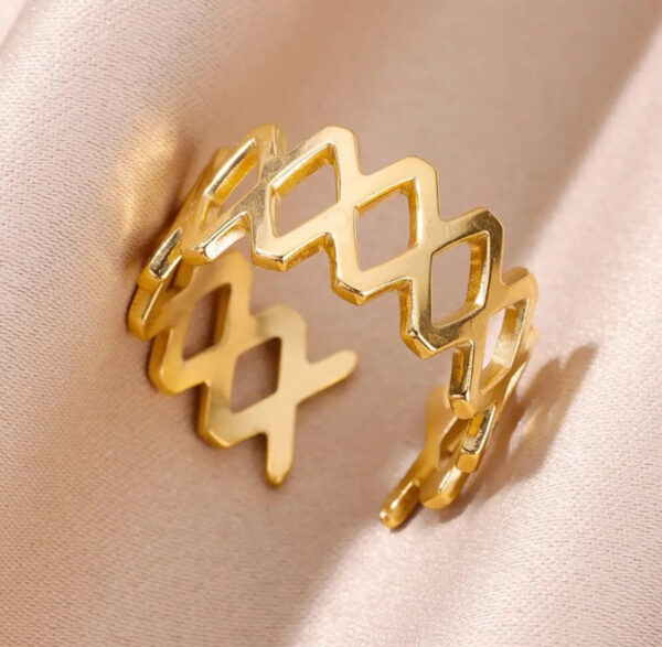 1123 Gold Plated Ring - Image 2