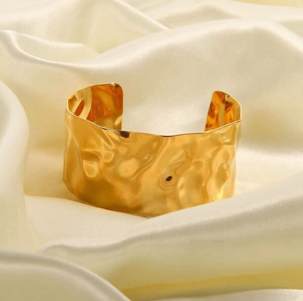 1105 Gold Plated Bangle