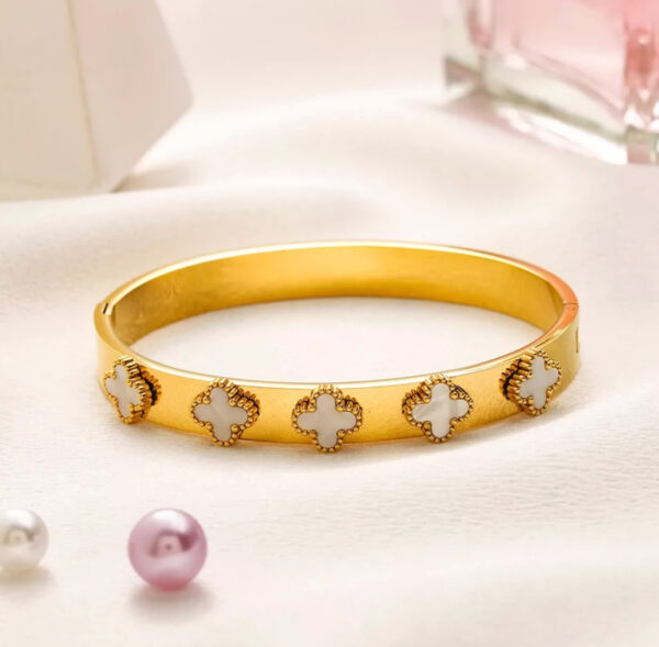 1131 Gold Plated Bangle