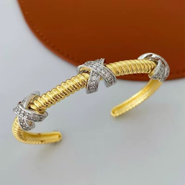 1044 Gold Plated Bangle