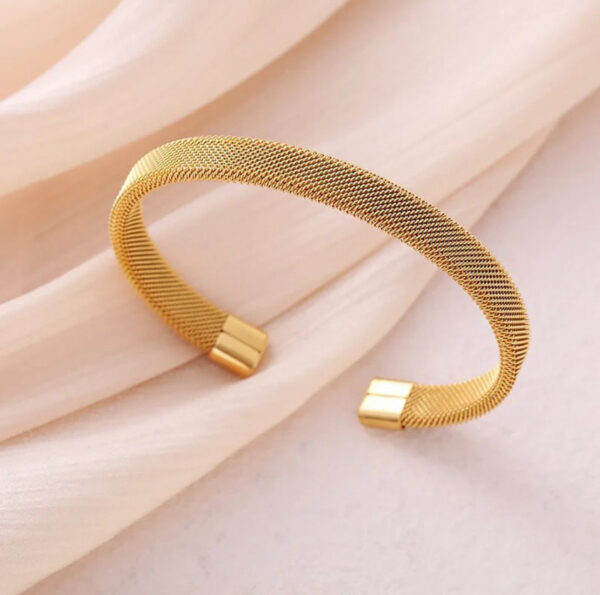 1220 Gold Plated Bangle