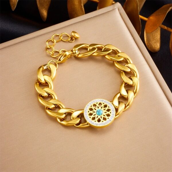 1372 Gold Plated Necklace & Bracelet - Image 3