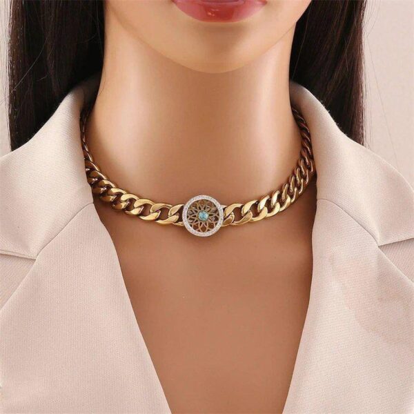 1372 Gold Plated Necklace & Bracelet - Image 4