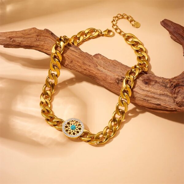 1372 Gold Plated Necklace & Bracelet - Image 7