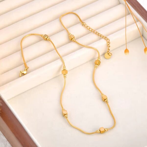 1393 Gold Plated Necklace & Bracelet - Image 3