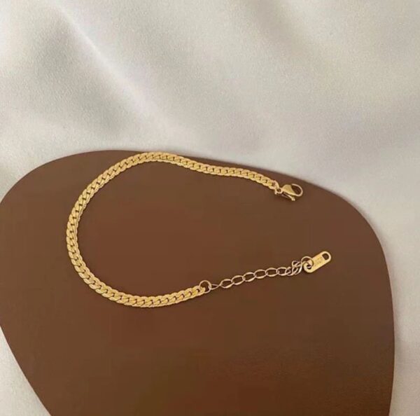 1563 Gold Plated Necklace & Bracelet - Image 6