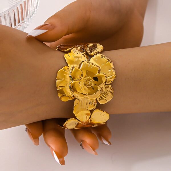 1646 Gold Plated Bangle - Image 2