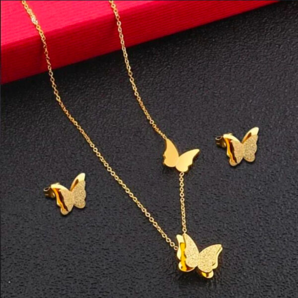 1708 Gold Plated Necklace & Earrings