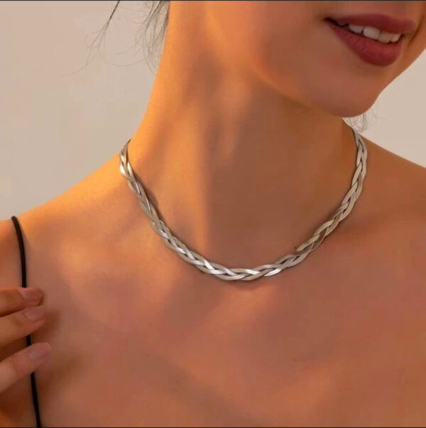 1704 Gold Plated Necklace & Bracelet - Image 4