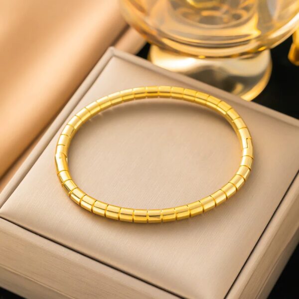 1760 Gold Plated Bangle