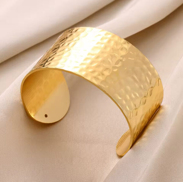 1840 Gold Plated Bangle