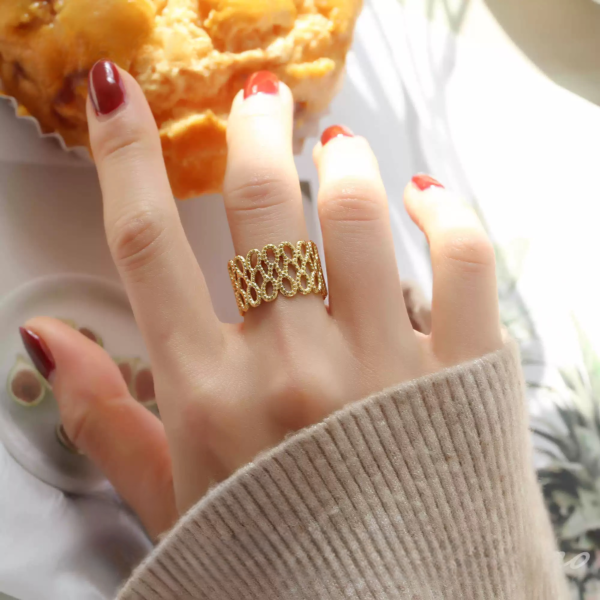 1879 Gold Plated Ring - Image 3