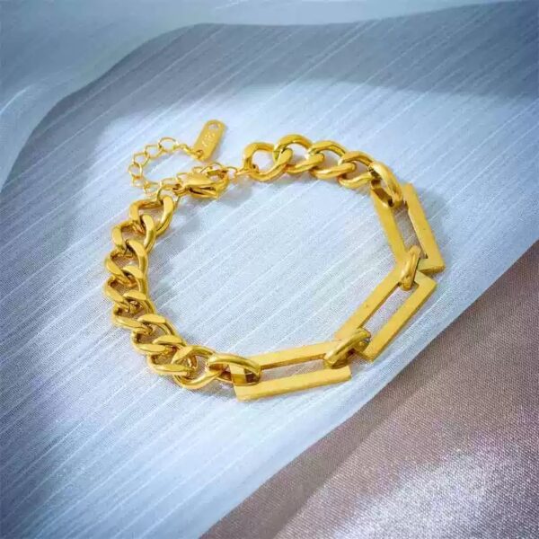 1947 Gold Plated Bracelet - Image 3