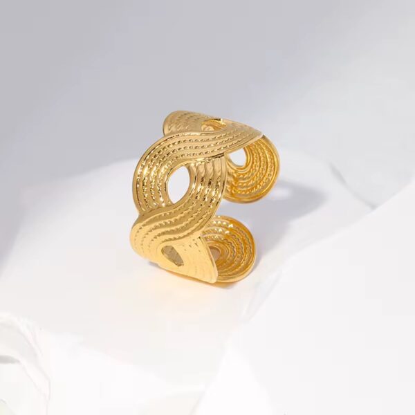 1972 Gold Plated Ring - Image 5