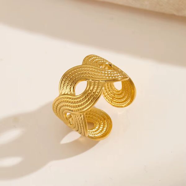 1972 Gold Plated Ring - Image 6