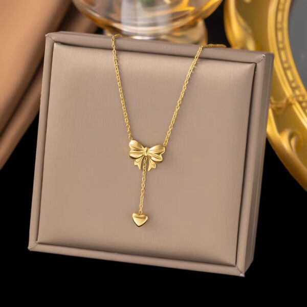 1992 Gold Plated Necklace & Earrings