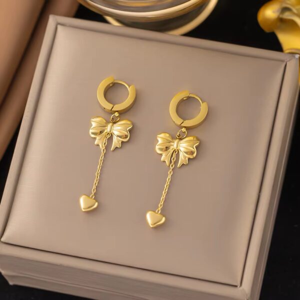 1992 Gold Plated Necklace & Earrings