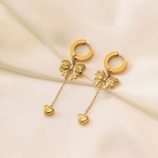 1992 Gold Plated Necklace & Earrings