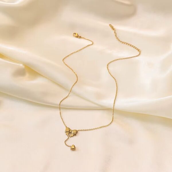 1992 Gold Plated Necklace & Earrings