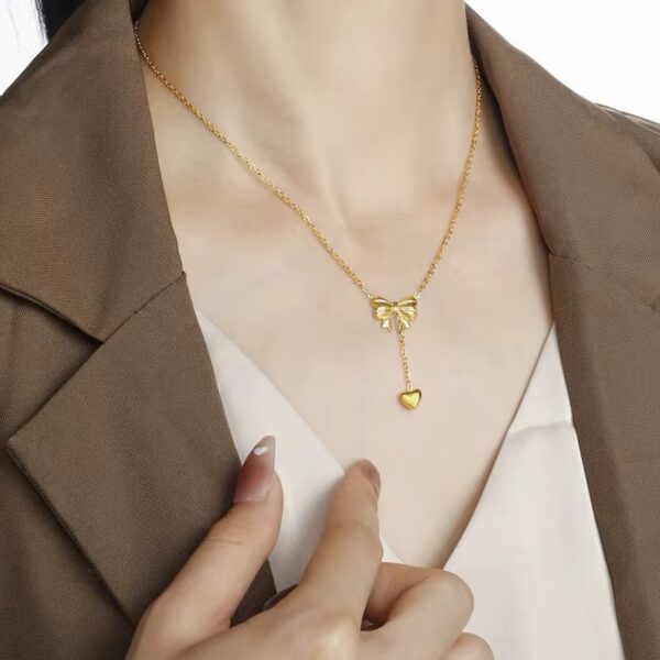 1992 Gold Plated Necklace & Earrings
