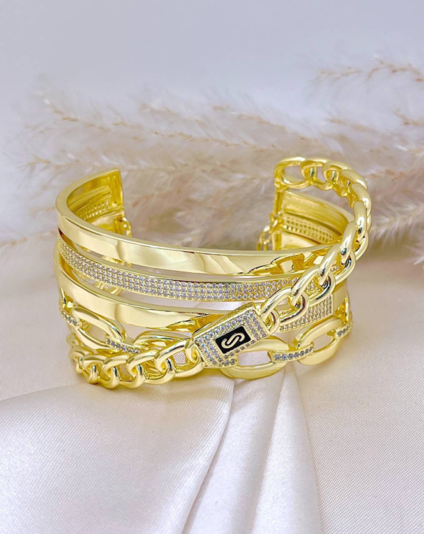 2047 Gold Plated Bangle