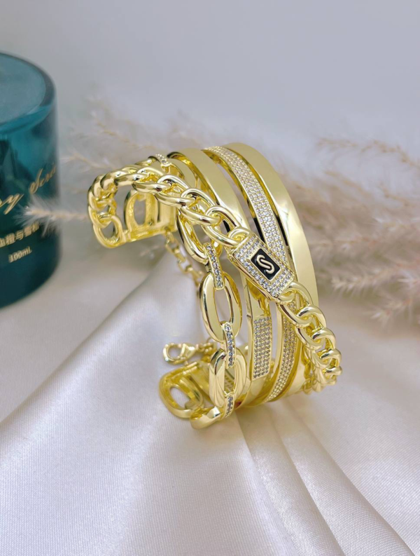 2047 Gold Plated Bangle